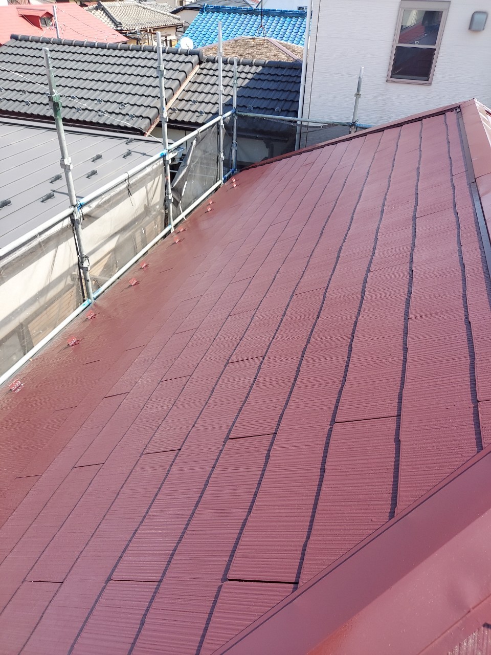 千葉県松戸市にて棟補修・屋根塗装〈築25年戸建てのメンテナンス〉 施工後
